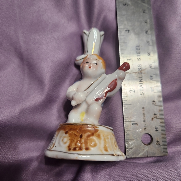 Vintage Occupied Japan Porcelain Angel Cherub with violin vase or candleholder - Picture 5 of 7
